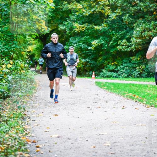 12.10.2025 - Bramfelder Halbmarathon 2025 Dr. Thomas Lammeyer http://msf.ph/oto/9357749 12.10.2025 11:01:58 Laufen 2954, 2908 meine-sportfotos.de