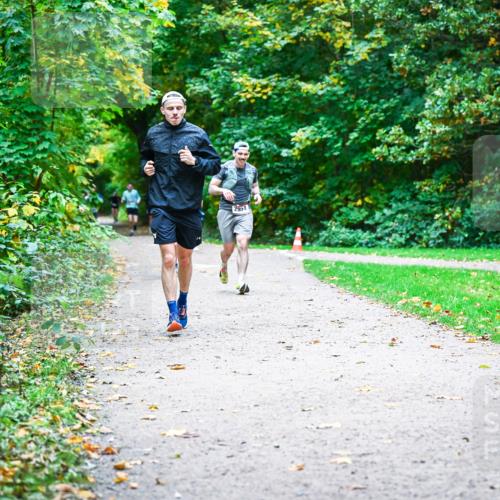 12.10.2025 - Bramfelder Halbmarathon 2025 Dr. Thomas Lammeyer http://msf.ph/oto/9357751 12.10.2025 11:01:58 Laufen 2954, 2908 meine-sportfotos.de