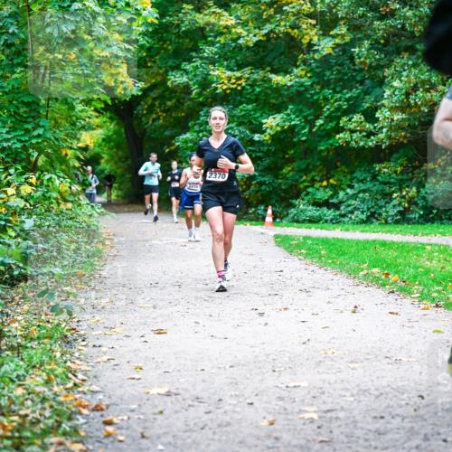 12.10.2025 - Bramfelder Halbmarathon 2025 Dr. Thomas Lammeyer http://msf.ph/oto/9357753 12.10.2025 11:02:02 Laufen 2410, 2370 meine-sportfotos.de