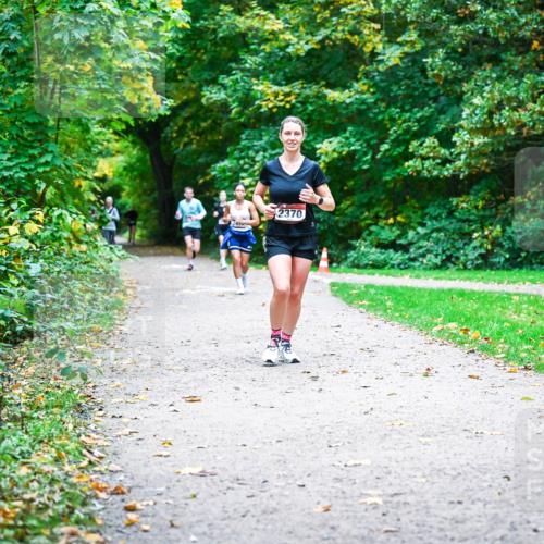 12.10.2025 - Bramfelder Halbmarathon 2025 Dr. Thomas Lammeyer http://msf.ph/oto/9357757 12.10.2025 11:02:02 Laufen 241, 2370 meine-sportfotos.de