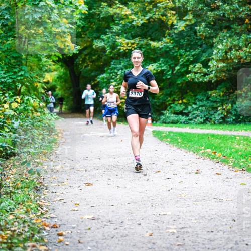 12.10.2025 - Bramfelder Halbmarathon 2025 Dr. Thomas Lammeyer http://msf.ph/oto/9357758 12.10.2025 11:02:02 Laufen 410, 2370 meine-sportfotos.de