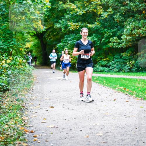 12.10.2025 - Bramfelder Halbmarathon 2025 Dr. Thomas Lammeyer http://msf.ph/oto/9357760 12.10.2025 11:02:02 Laufen 410, 2370 meine-sportfotos.de
