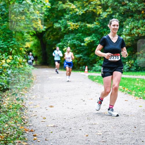 12.10.2025 - Bramfelder Halbmarathon 2025 Dr. Thomas Lammeyer http://msf.ph/oto/9357767 12.10.2025 11:02:03 Laufen 2370 meine-sportfotos.de