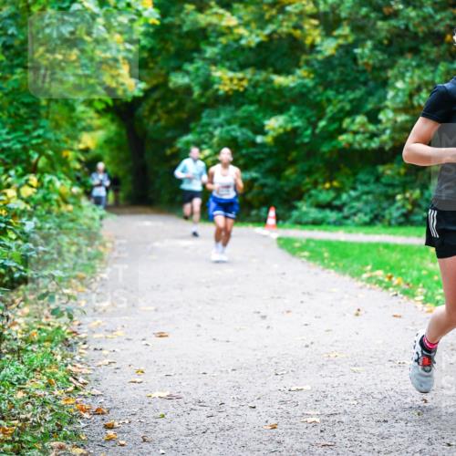 12.10.2025 - Bramfelder Halbmarathon 2025 Dr. Thomas Lammeyer http://msf.ph/oto/9357772 12.10.2025 11:02:04 Laufen 370 meine-sportfotos.de