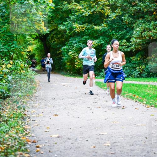 12.10.2025 - Bramfelder Halbmarathon 2025 Dr. Thomas Lammeyer http://msf.ph/oto/9357785 12.10.2025 11:02:07 Laufen 2419, 2410 meine-sportfotos.de