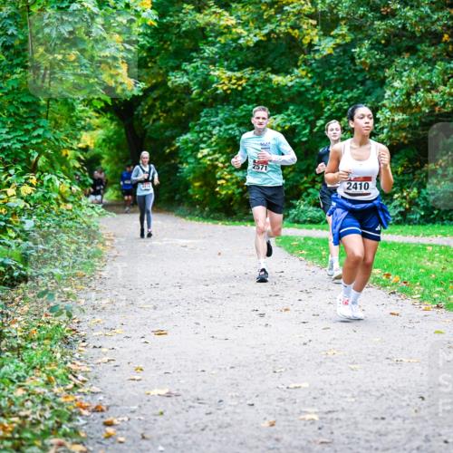 12.10.2025 - Bramfelder Halbmarathon 2025 Dr. Thomas Lammeyer http://msf.ph/oto/9357788 12.10.2025 11:02:08 Laufen 2416, 2571, 2410 meine-sportfotos.de