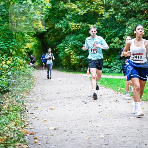 12.10.2025 - Bramfelder Halbmarathon 2025 Dr. Thomas Lammeyer http://msf.ph/oto/9357794 12.10.2025 11:02:08 Laufen 2419, 2571, 2410 meine-sportfotos.de
