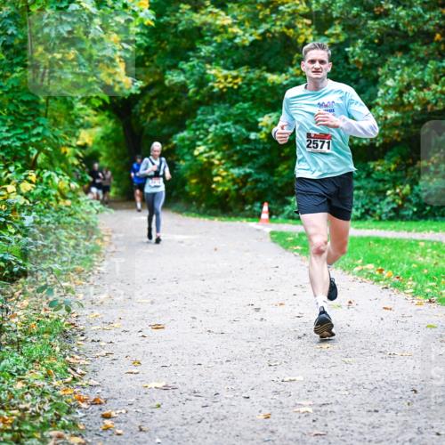 12.10.2025 - Bramfelder Halbmarathon 2025 Dr. Thomas Lammeyer http://msf.ph/oto/9357800 12.10.2025 11:02:09 Laufen 2571, 2410 meine-sportfotos.de