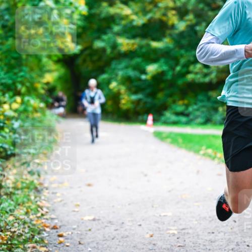 12.10.2025 - Bramfelder Halbmarathon 2025 Dr. Thomas Lammeyer http://msf.ph/oto/9357809 12.10.2025 11:02:11 Laufen 2571 meine-sportfotos.de