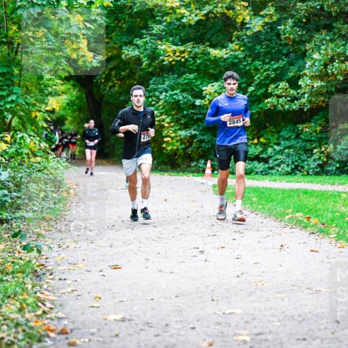 12.10.2025 - Bramfelder Halbmarathon 2025 Dr. Thomas Lammeyer http://msf.ph/oto/9357832 12.10.2025 11:02:18 Laufen 2845, 275 meine-sportfotos.de