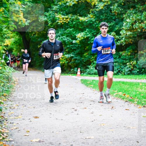 12.10.2025 - Bramfelder Halbmarathon 2025 Dr. Thomas Lammeyer http://msf.ph/oto/9357837 12.10.2025 11:02:18 Laufen 10, 275, 2845 meine-sportfotos.de