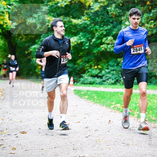 12.10.2025 - Bramfelder Halbmarathon 2025 Dr. Thomas Lammeyer http://msf.ph/oto/9357843 12.10.2025 11:02:19 Laufen 2, 275, 2845, 841 meine-sportfotos.de