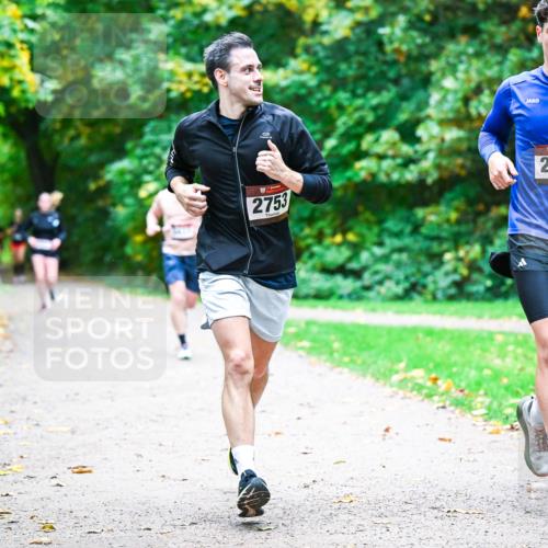 12.10.2025 - Bramfelder Halbmarathon 2025 Dr. Thomas Lammeyer http://msf.ph/oto/9357846 12.10.2025 11:02:19 Laufen 2753, 2845, 41 meine-sportfotos.de