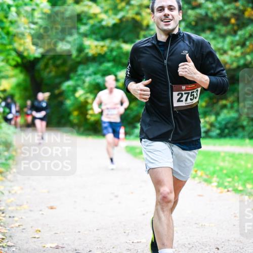 12.10.2025 - Bramfelder Halbmarathon 2025 Dr. Thomas Lammeyer http://msf.ph/oto/9357847 12.10.2025 11:02:20 Laufen 2753 meine-sportfotos.de