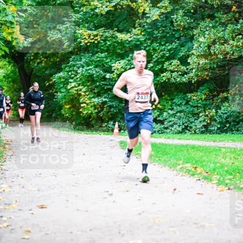 12.10.2025 - Bramfelder Halbmarathon 2025 Dr. Thomas Lammeyer http://msf.ph/oto/9357851 12.10.2025 11:02:21 Laufen 2471, 2437 meine-sportfotos.de