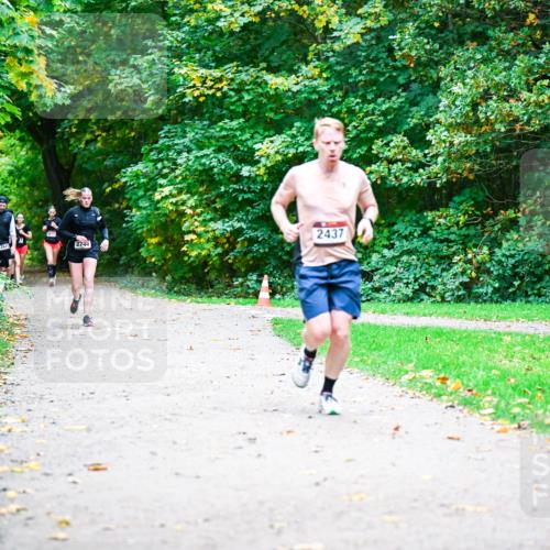 12.10.2025 - Bramfelder Halbmarathon 2025 Dr. Thomas Lammeyer http://msf.ph/oto/9357852 12.10.2025 11:02:21 Laufen 2744, 2437 meine-sportfotos.de