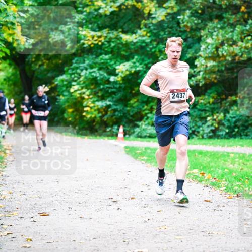 12.10.2025 - Bramfelder Halbmarathon 2025 Dr. Thomas Lammeyer http://msf.ph/oto/9357854 12.10.2025 11:02:22 Laufen 2437 meine-sportfotos.de
