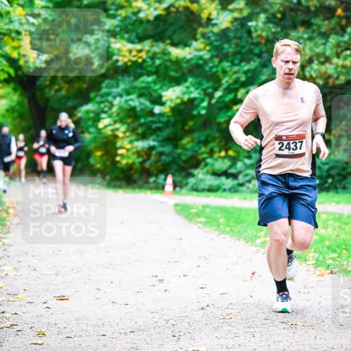 12.10.2025 - Bramfelder Halbmarathon 2025 Dr. Thomas Lammeyer http://msf.ph/oto/9357858 12.10.2025 11:02:22 Laufen 50, 2437 meine-sportfotos.de