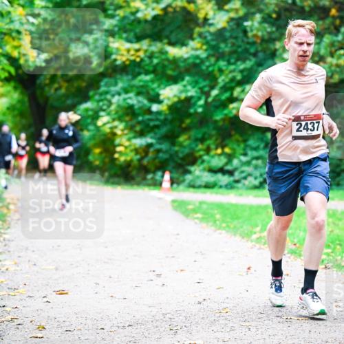 12.10.2025 - Bramfelder Halbmarathon 2025 Dr. Thomas Lammeyer http://msf.ph/oto/9357859 12.10.2025 11:02:22 Laufen 2437 meine-sportfotos.de