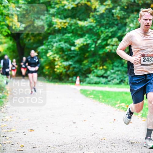 12.10.2025 - Bramfelder Halbmarathon 2025 Dr. Thomas Lammeyer http://msf.ph/oto/9357860 12.10.2025 11:02:23 Laufen 2437 meine-sportfotos.de