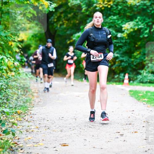 12.10.2025 - Bramfelder Halbmarathon 2025 Dr. Thomas Lammeyer http://msf.ph/oto/9357870 12.10.2025 11:02:27 Laufen 24 meine-sportfotos.de