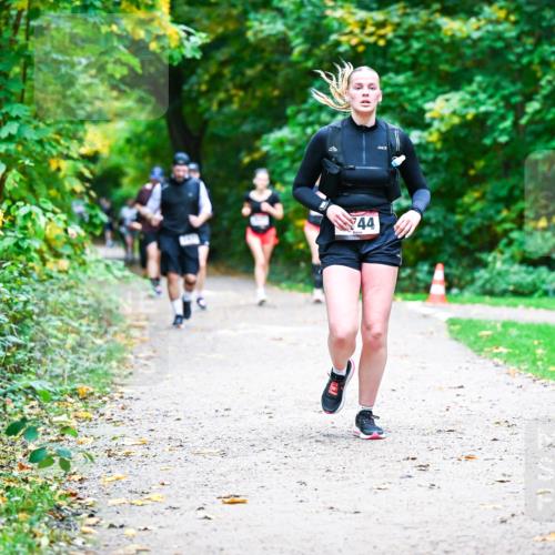12.10.2025 - Bramfelder Halbmarathon 2025 Dr. Thomas Lammeyer http://msf.ph/oto/9357872 12.10.2025 11:02:27 Laufen 44 meine-sportfotos.de