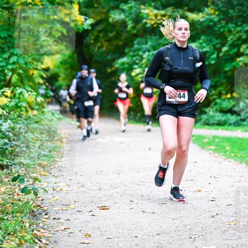 12.10.2025 - Bramfelder Halbmarathon 2025 Dr. Thomas Lammeyer http://msf.ph/oto/9357878 12.10.2025 11:02:28 Laufen 44 meine-sportfotos.de