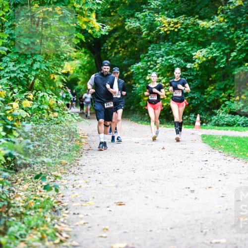 12.10.2025 - Bramfelder Halbmarathon 2025 Dr. Thomas Lammeyer http://msf.ph/oto/9357886 12.10.2025 11:02:30 Laufen 2471, 2259, 2827, 2617 meine-sportfotos.de