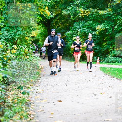 12.10.2025 - Bramfelder Halbmarathon 2025 Dr. Thomas Lammeyer http://msf.ph/oto/9357889 12.10.2025 11:02:30 Laufen 2471, 259, 2827, 2617 meine-sportfotos.de