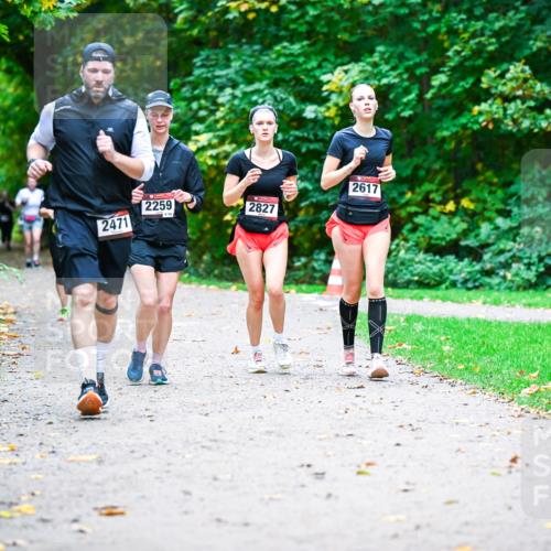 12.10.2025 - Bramfelder Halbmarathon 2025 Dr. Thomas Lammeyer http://msf.ph/oto/9357894 12.10.2025 11:02:32 Laufen 2259, 2827, 2471, 2617 meine-sportfotos.de