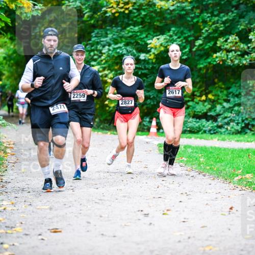 12.10.2025 - Bramfelder Halbmarathon 2025 Dr. Thomas Lammeyer http://msf.ph/oto/9357896 12.10.2025 11:02:32 Laufen 2471, 2259, 2827, 2617 meine-sportfotos.de