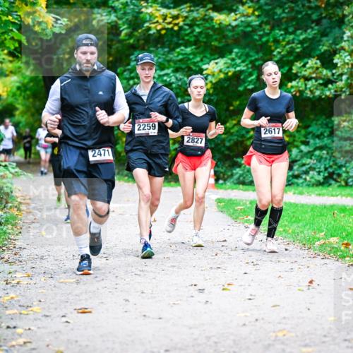 12.10.2025 - Bramfelder Halbmarathon 2025 Dr. Thomas Lammeyer http://msf.ph/oto/9357901 12.10.2025 11:02:33 Laufen 2471, 2259, 2827, 2617 meine-sportfotos.de