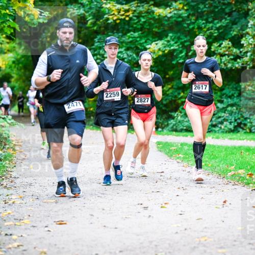 12.10.2025 - Bramfelder Halbmarathon 2025 Dr. Thomas Lammeyer http://msf.ph/oto/9357902 12.10.2025 11:02:33 Laufen 2259, 2471, 2827, 2617 meine-sportfotos.de