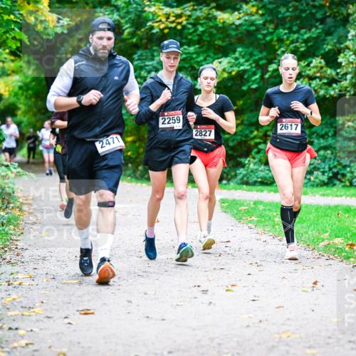 12.10.2025 - Bramfelder Halbmarathon 2025 Dr. Thomas Lammeyer http://msf.ph/oto/9357903 12.10.2025 11:02:33 Laufen 2471, 2259, 8140, 2827, 2617 meine-sportfotos.de