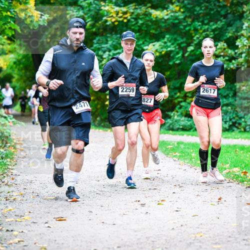 12.10.2025 - Bramfelder Halbmarathon 2025 Dr. Thomas Lammeyer http://msf.ph/oto/9357904 12.10.2025 11:02:34 Laufen 2471, 2259, 827, 2617 meine-sportfotos.de