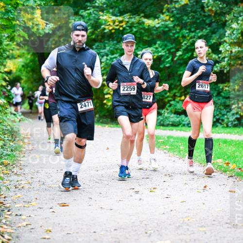12.10.2025 - Bramfelder Halbmarathon 2025 Dr. Thomas Lammeyer http://msf.ph/oto/9357905 12.10.2025 11:02:34 Laufen 2471, 2259, 140, 827, 2617 meine-sportfotos.de