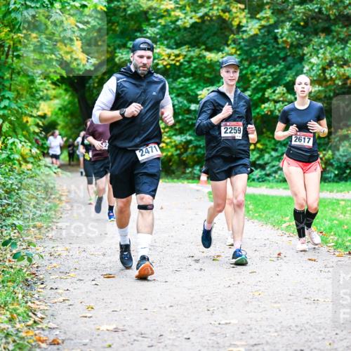 12.10.2025 - Bramfelder Halbmarathon 2025 Dr. Thomas Lammeyer http://msf.ph/oto/9357909 12.10.2025 11:02:34 Laufen 2471, 2259, 2617 meine-sportfotos.de