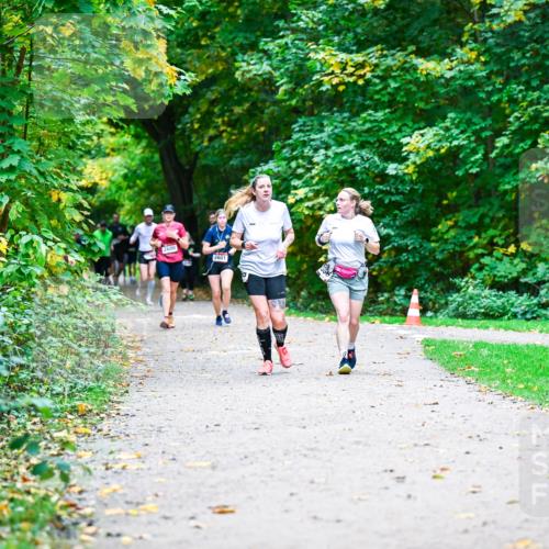 12.10.2025 - Bramfelder Halbmarathon 2025 Dr. Thomas Lammeyer http://msf.ph/oto/9357943 12.10.2025 11:02:43 Laufen 2600, 2601 meine-sportfotos.de