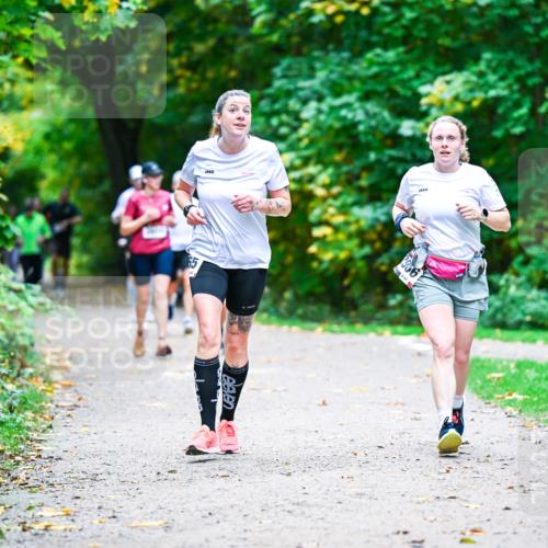 12.10.2025 - Bramfelder Halbmarathon 2025 Dr. Thomas Lammeyer http://msf.ph/oto/9357955 12.10.2025 11:02:45 Laufen 06 meine-sportfotos.de