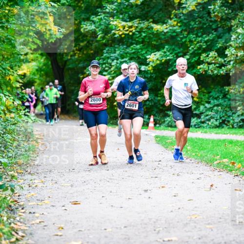 12.10.2025 - Bramfelder Halbmarathon 2025 Dr. Thomas Lammeyer http://msf.ph/oto/9357979 12.10.2025 11:02:50 Laufen 2600, 2601 meine-sportfotos.de