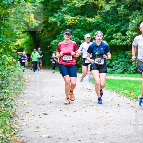 12.10.2025 - Bramfelder Halbmarathon 2025 Dr. Thomas Lammeyer http://msf.ph/oto/9357990 12.10.2025 11:02:51 Laufen 2600, 280, 2601 meine-sportfotos.de