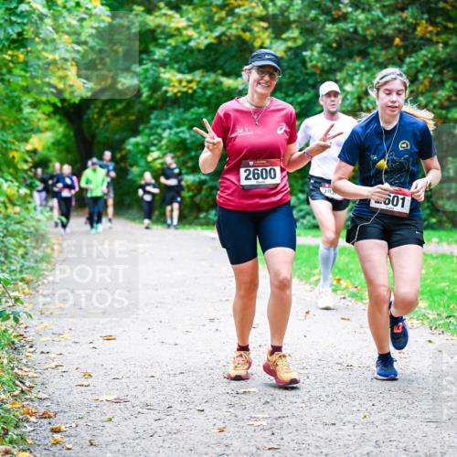 12.10.2025 - Bramfelder Halbmarathon 2025 Dr. Thomas Lammeyer http://msf.ph/oto/9358002 12.10.2025 11:02:53 Laufen 2600, 28, 601 meine-sportfotos.de