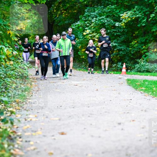 12.10.2025 - Bramfelder Halbmarathon 2025 Dr. Thomas Lammeyer http://msf.ph/oto/9358007 12.10.2025 11:02:54 Laufen 2815, 2743, 2189, 2048 meine-sportfotos.de