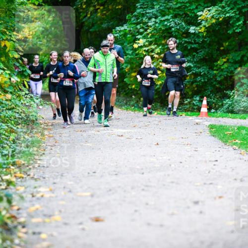12.10.2025 - Bramfelder Halbmarathon 2025 Dr. Thomas Lammeyer http://msf.ph/oto/9358009 12.10.2025 11:02:55 Laufen 815, 274, 2048, 2189 meine-sportfotos.de