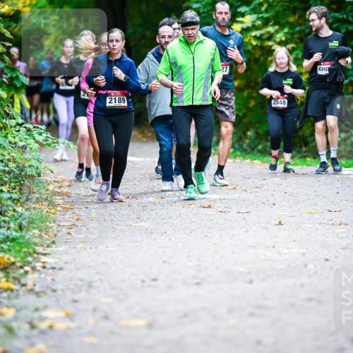 12.10.2025 - Bramfelder Halbmarathon 2025 Dr. Thomas Lammeyer http://msf.ph/oto/9358018 12.10.2025 11:02:56 Laufen 2189, 27, 2048 meine-sportfotos.de