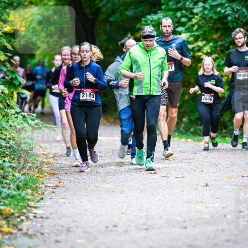 12.10.2025 - Bramfelder Halbmarathon 2025 Dr. Thomas Lammeyer http://msf.ph/oto/9358020 12.10.2025 11:02:56 Laufen 2189, 27, 2048 meine-sportfotos.de