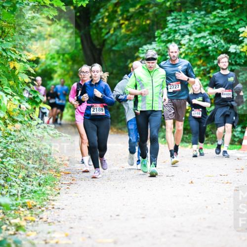 12.10.2025 - Bramfelder Halbmarathon 2025 Dr. Thomas Lammeyer http://msf.ph/oto/9358025 12.10.2025 11:02:57 Laufen 2189, 2727, 2048 meine-sportfotos.de