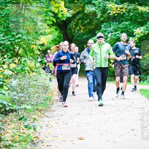 12.10.2025 - Bramfelder Halbmarathon 2025 Dr. Thomas Lammeyer http://msf.ph/oto/9358037 12.10.2025 11:02:59 Laufen 2189, 2743, 2727 meine-sportfotos.de