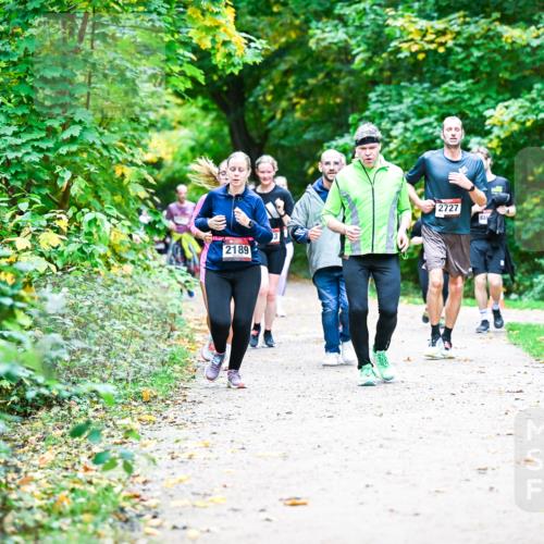 12.10.2025 - Bramfelder Halbmarathon 2025 Dr. Thomas Lammeyer http://msf.ph/oto/9358038 12.10.2025 11:02:59 Laufen 2189, 2727 meine-sportfotos.de