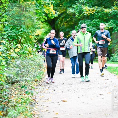 12.10.2025 - Bramfelder Halbmarathon 2025 Dr. Thomas Lammeyer http://msf.ph/oto/9358044 12.10.2025 11:03:00 Laufen 2189, 2743, 2727 meine-sportfotos.de